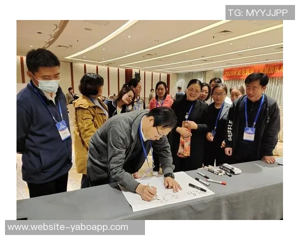 莫拉与教练团队携手队员们共同开启上任后的首次冬季训练课程